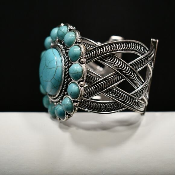 Vintage Silver Tone Cuff Bracelet Turquoise Howlite Cabochon Statement 7" - Picture 4 of 10